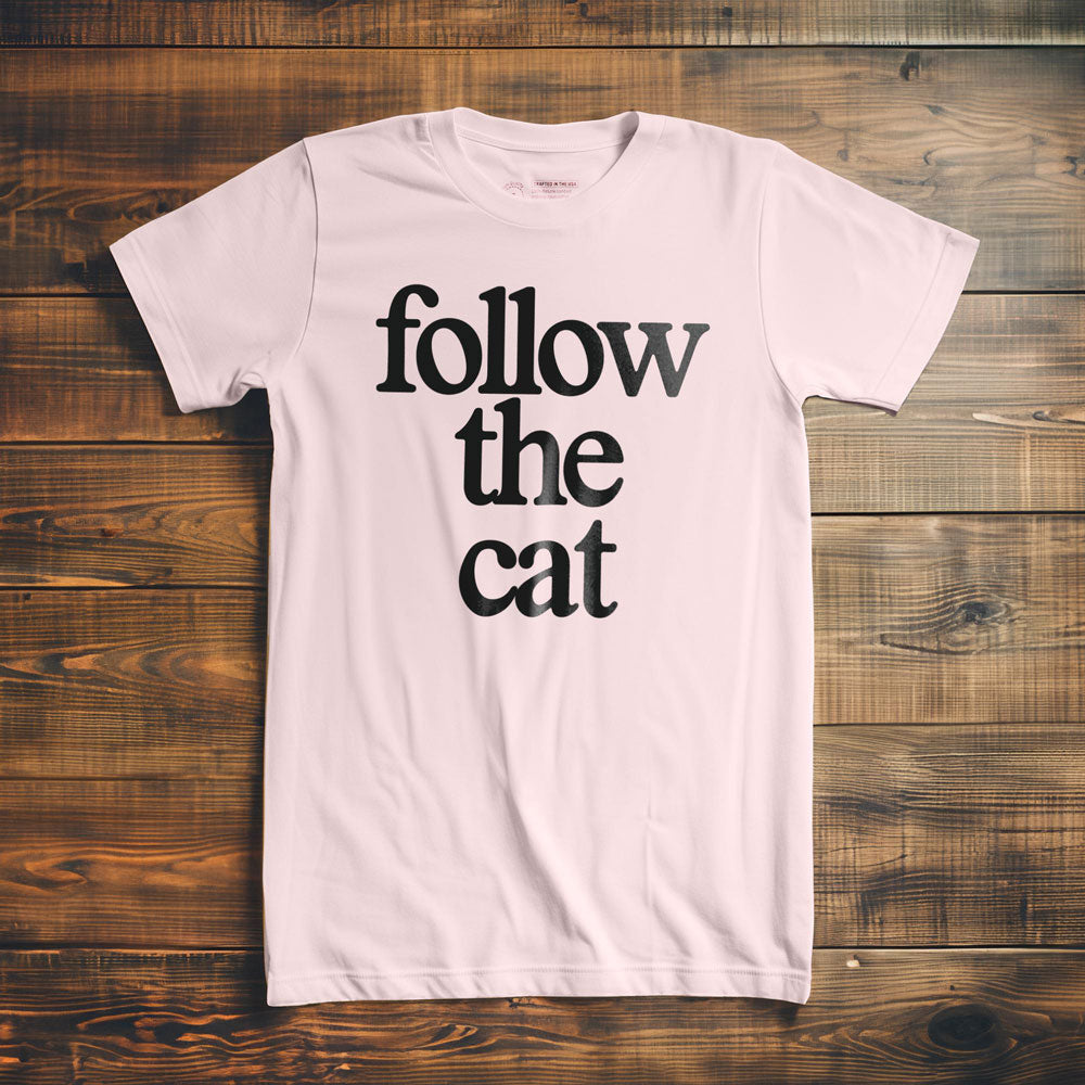 Follow the Cat - T-Shirt - Light Pink